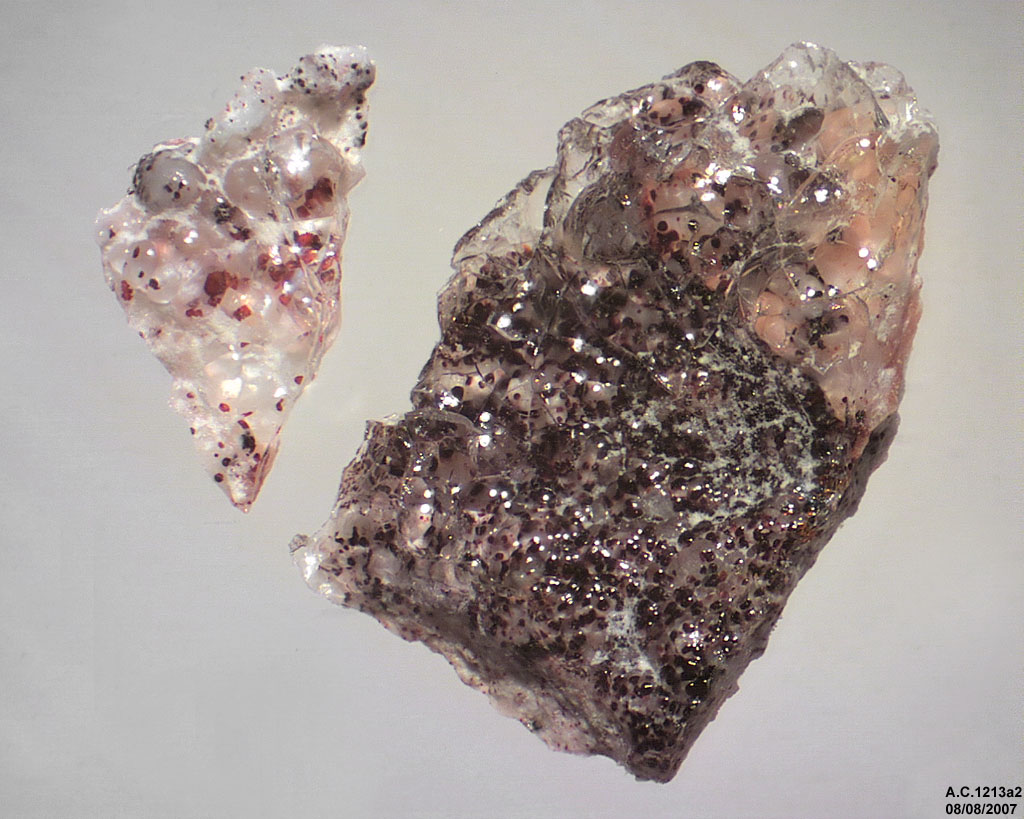 Bolivie - Sommet du Volcan Licancabur � 5916 m - Grains vitrifi�s