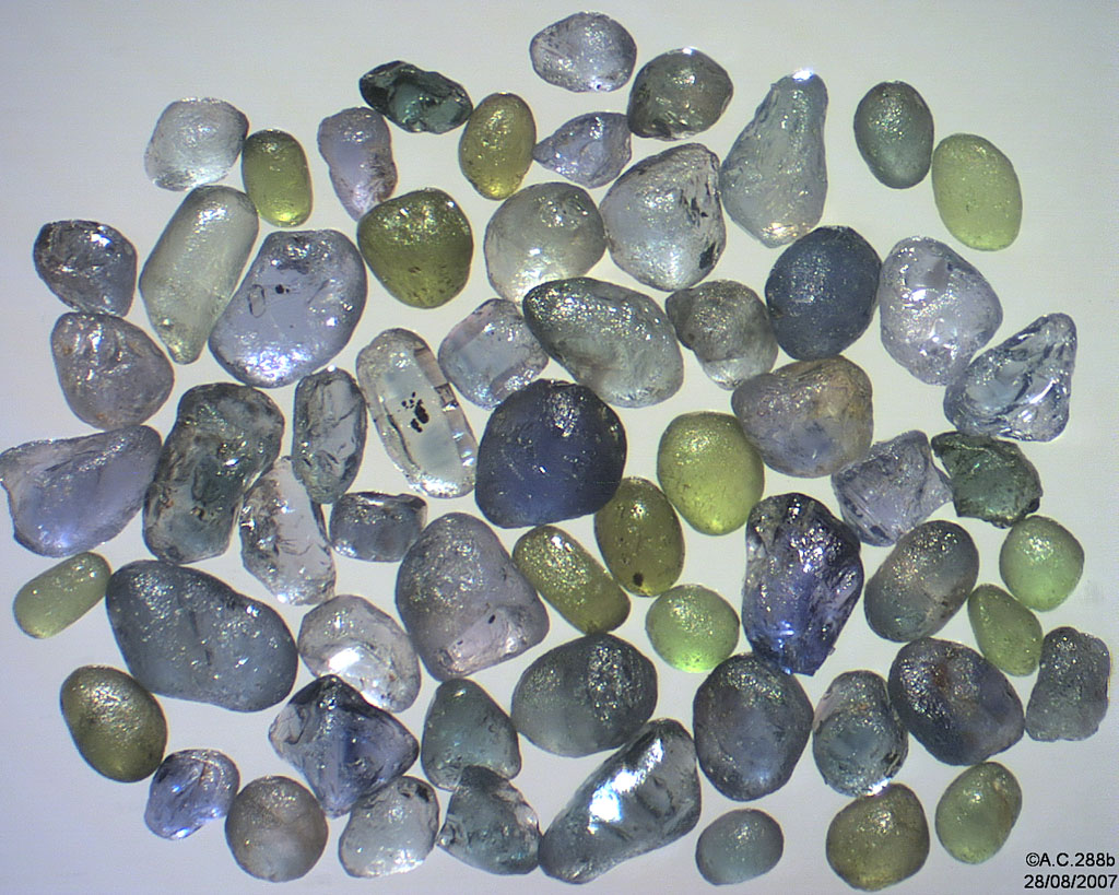 France - Vend�e - Placer de la plage de Br�tignolles : grains tri�s