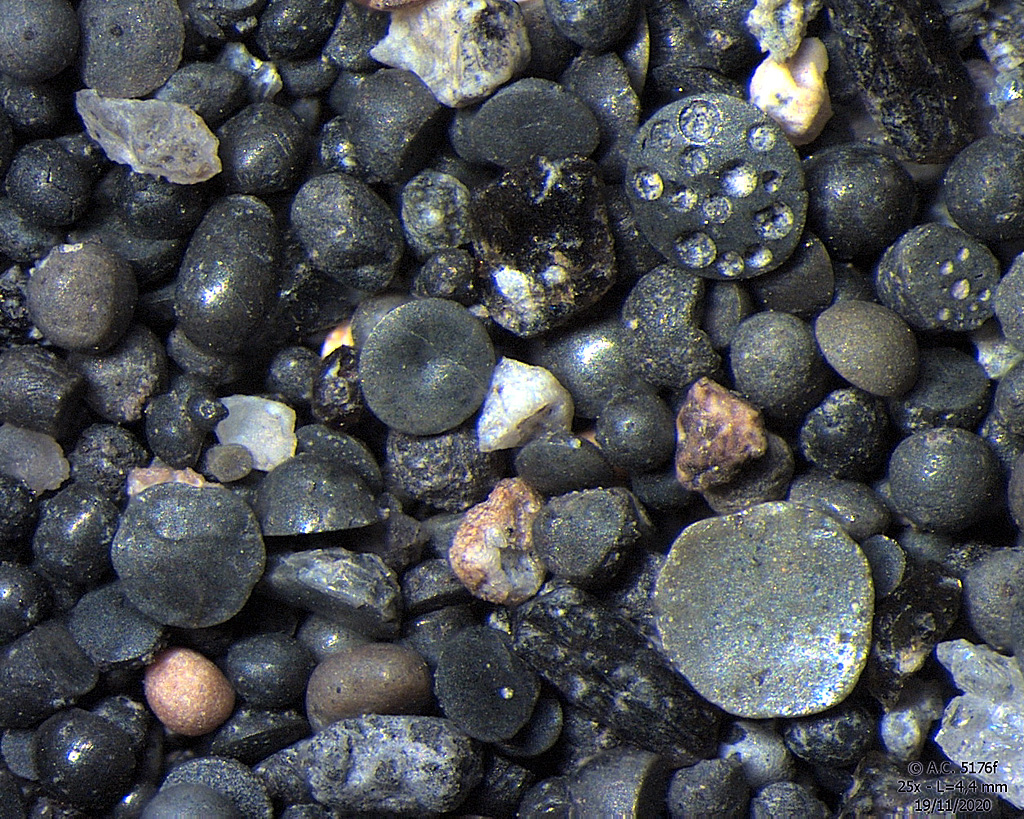 Russie - Îles Kouriles - Kounachir - Lac Goriatchéïé